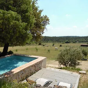  Hébergement de vacances L' Oliveraie De Plérimond